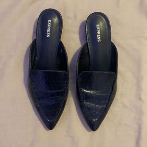 Croc black mules express